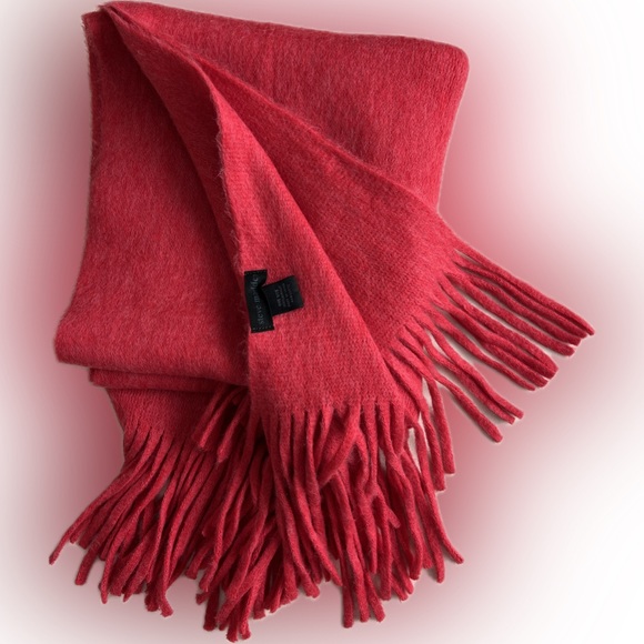 β€οΈLike New Steve Madden Super-Soft Thick Plush RED Muffler Scarf Wrap 22.5"x76" - Picture 2 of 16
